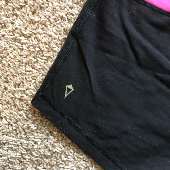 Ivivva Reversible Booty Shorts - Picture 4 of 6